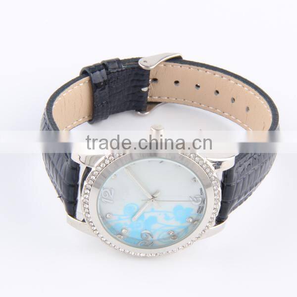 Wrist ladies vogue leather watch crystal