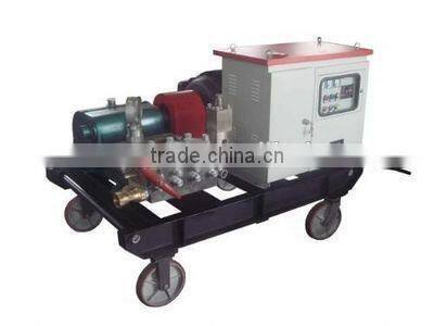 Three plunger high pressure cleaner