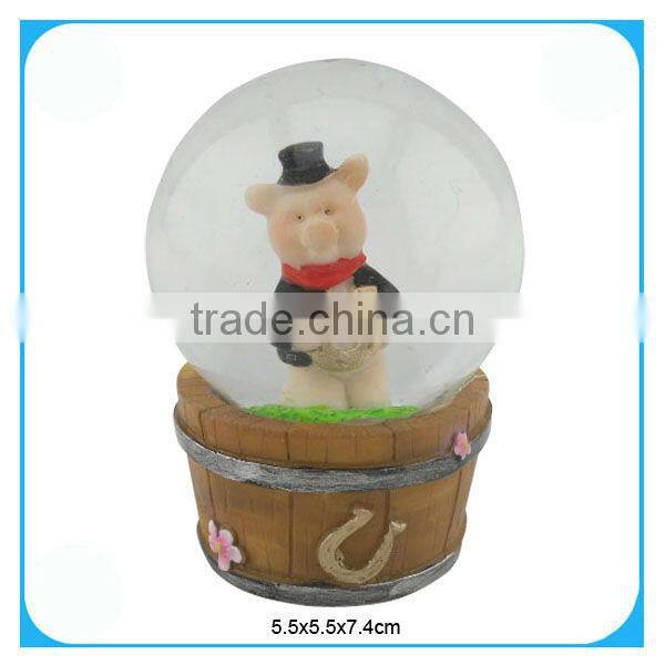 Resin gift glass water globe pig shaped