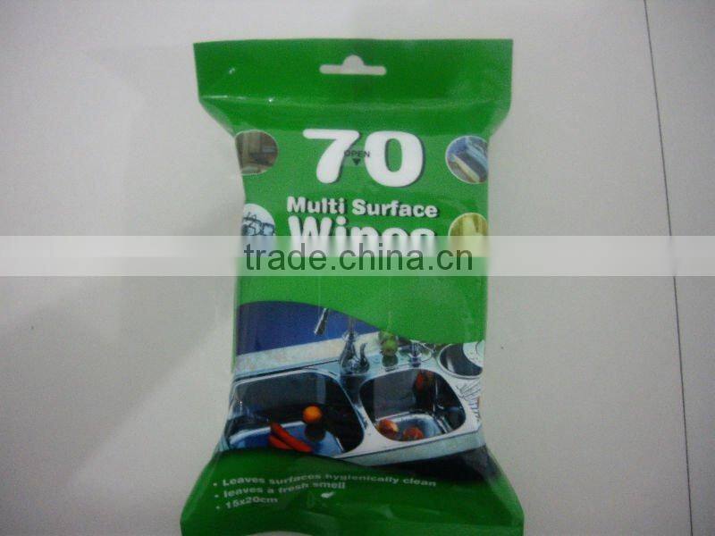 nonwoven cleaning wipe