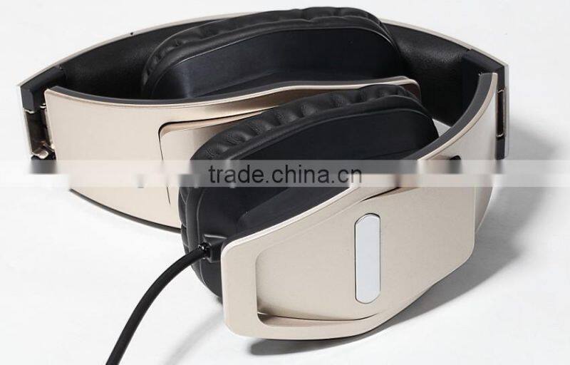 noise cancelling and bass heavy cheap wireless headphone for young people