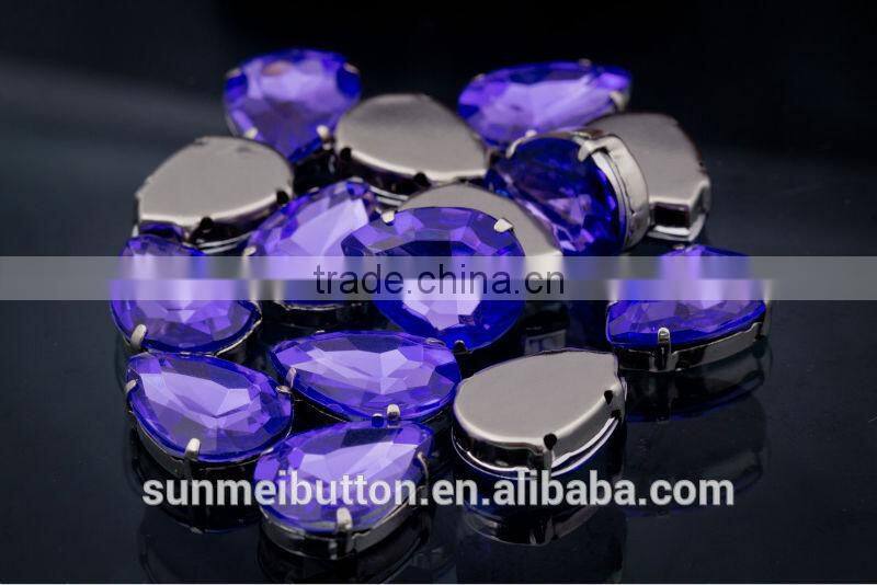 Flower Decorated Custom Engraved Transparent Rhinestone with Claw in Sewing