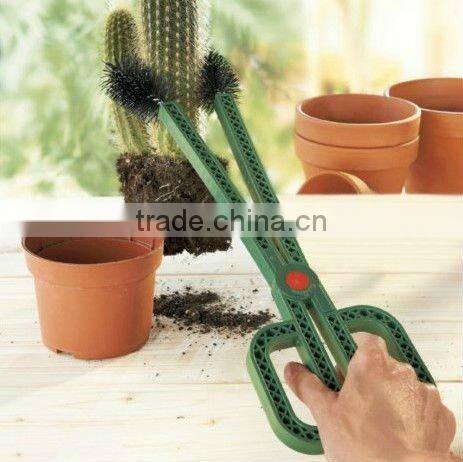 CACTUS DUSTER CLEANING