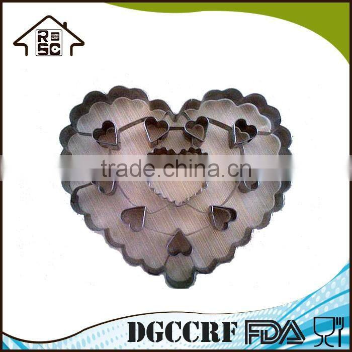 Heart Shape Cookie Cutter Heart Metal Molds With Interior Cut-Out Decorating Tool