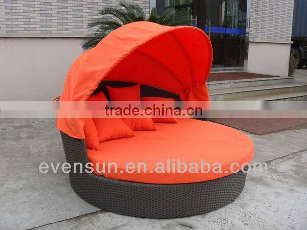 Rattan round outdoor lounge bed with canopy