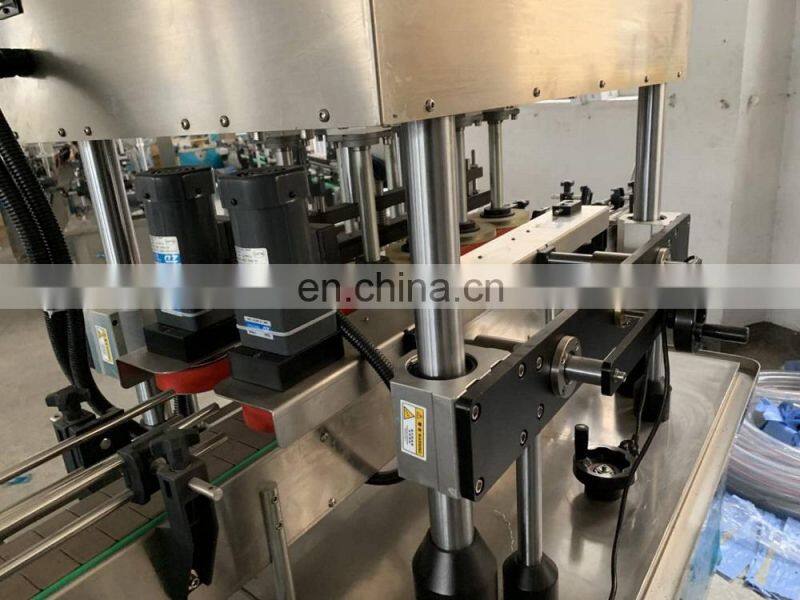 Automatic bottle capping machine