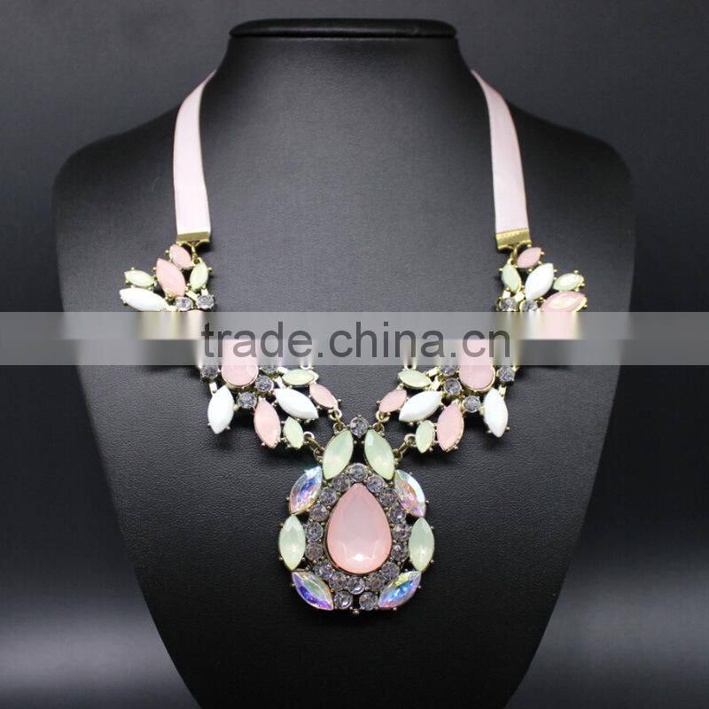 New luxury fashion resin flowers women Necklace Jewelry low MOQ