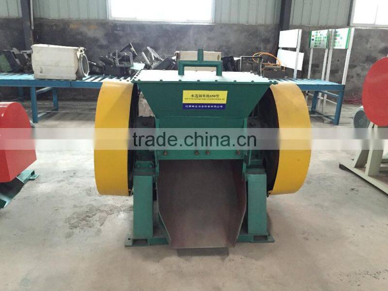 Waste plastic shell crusher with low noise