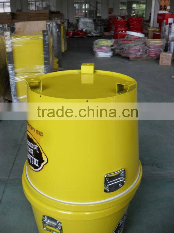 ice coole box with wheels