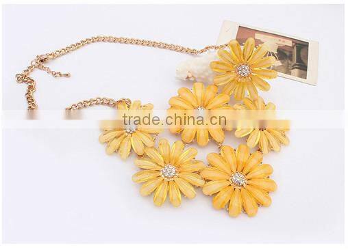 New European Style Flower Choker Collar Vintage Pendant Statement Necklace for Women