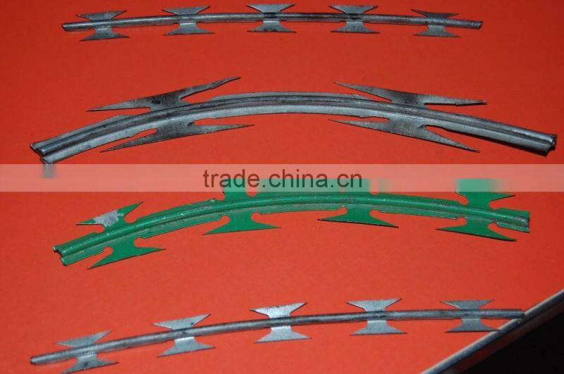 razor wire packing grass boundary galvanized barbed wire galvanize razor blade barbed wire