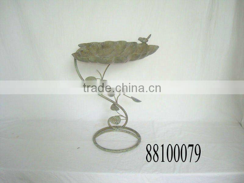 Novelty bird feeders