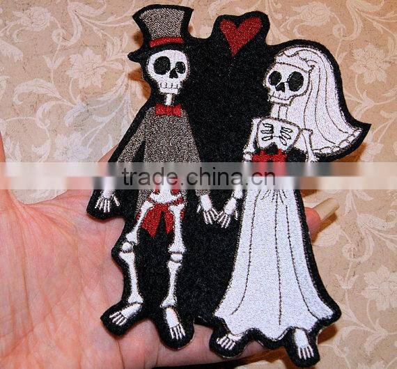 Custom high quality embroidered creative skulls couples patch for clothes embroidery patch made in china choose size/color