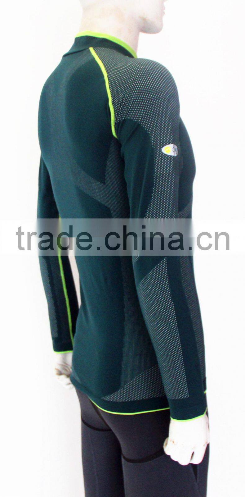 latest fashion seamless tight fit spportswear