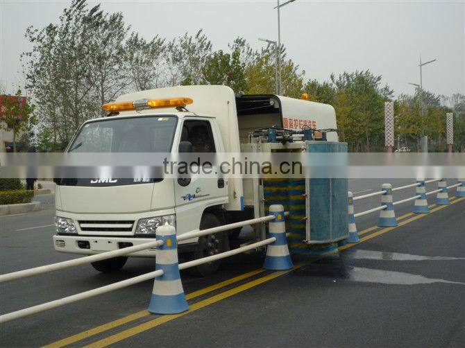 2013NEW Dongfeng 4*2 broom sweeper truck / tow road sweeper