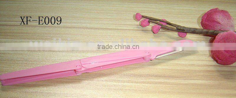 Portable plastic hotel travel disposable razor