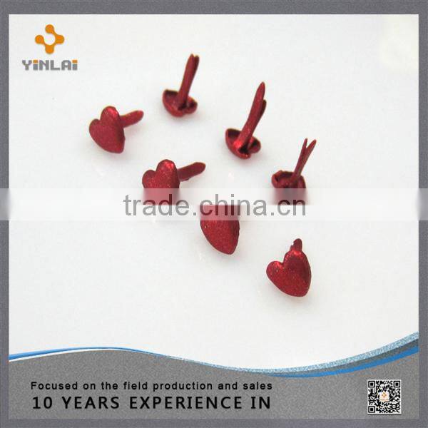 Decorative scrapbooking brad for craft