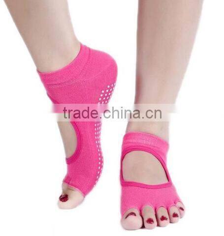 Wholesale yoga pilates sports sock for adults grip slipper socks with rubber sole sport sock