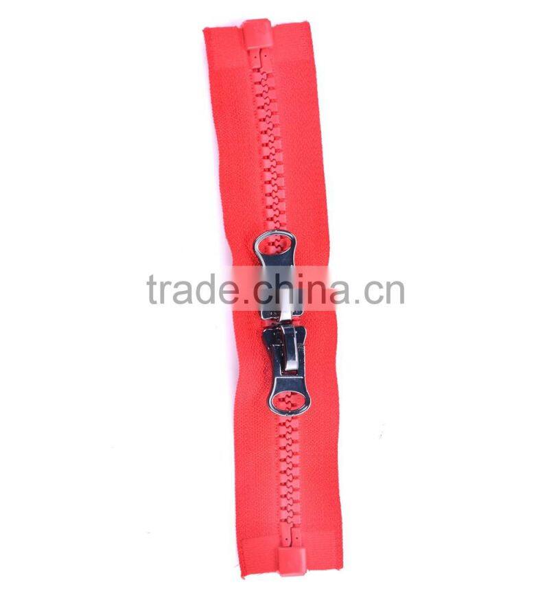 NO.8 PLASTIC ZIPPER TWO WAY OPEN END