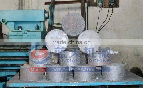 Horizontal hydraulic sponge iron block making machine