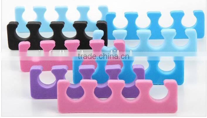 Beautiful sponge cloven device finger points the toes