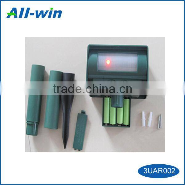 outdoor & indoor use animal control item Solar ultrasonic powered animal repeller with rechargeable battery