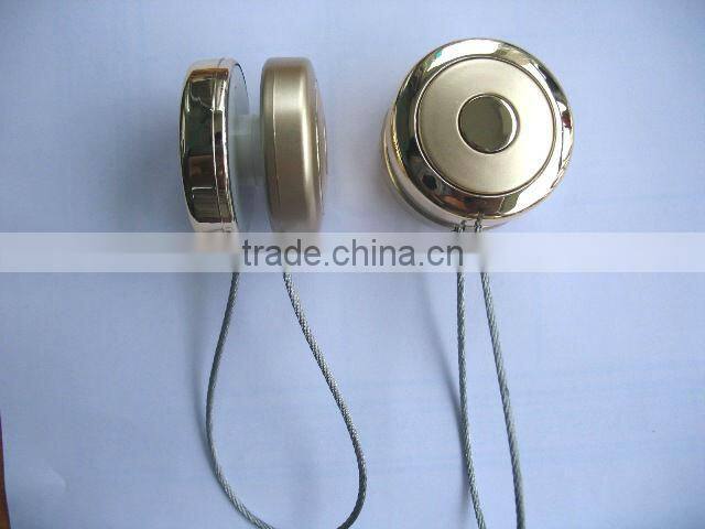 2016 new design magnetic curtain clips