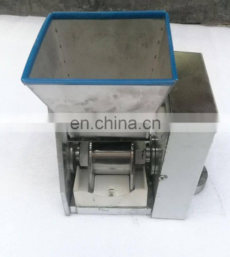 Chinese Noodle Making Machine samosa Making Machine Pot stickers Making Machine