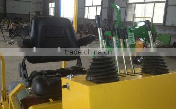 The China largest manufacturer for small towable excavator with engine