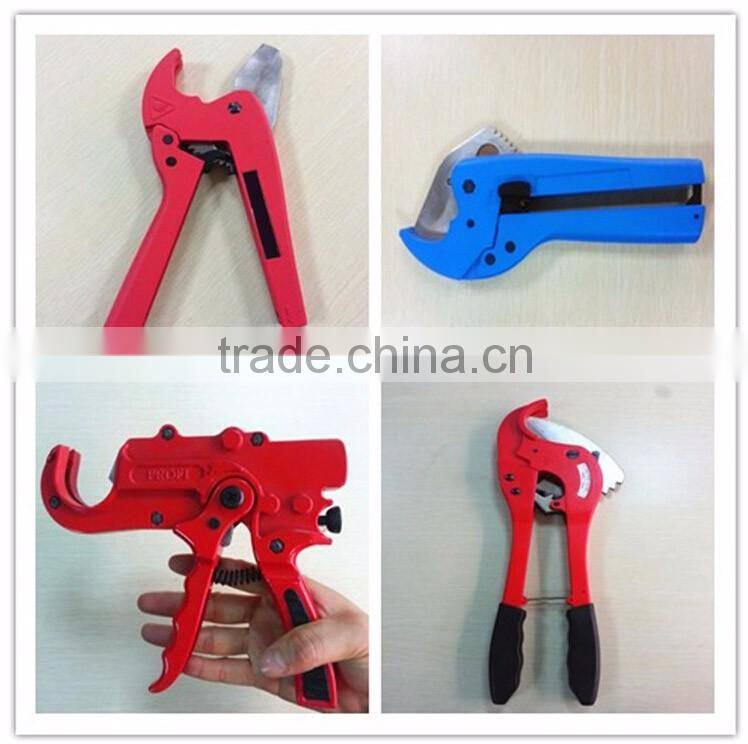 Manual pipe tool pipe cutter