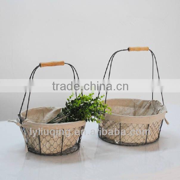 wholesale factory handmade iron wire/chicken wire stoarge basket with handle and fabric lining