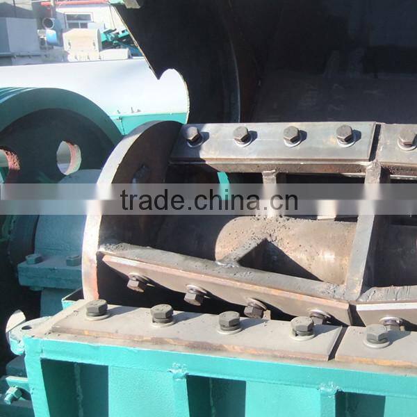 Plastic bottle crusher