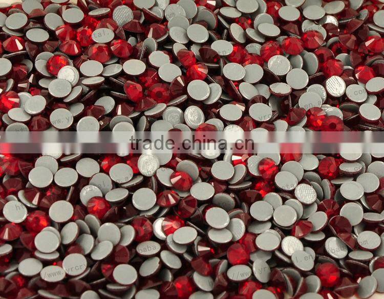 Round shape light siam color with silver foiling flat back hotfix crystals