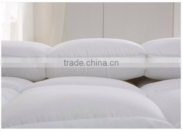 100% Polyester Fabric Hollowfiber Filled Comforter