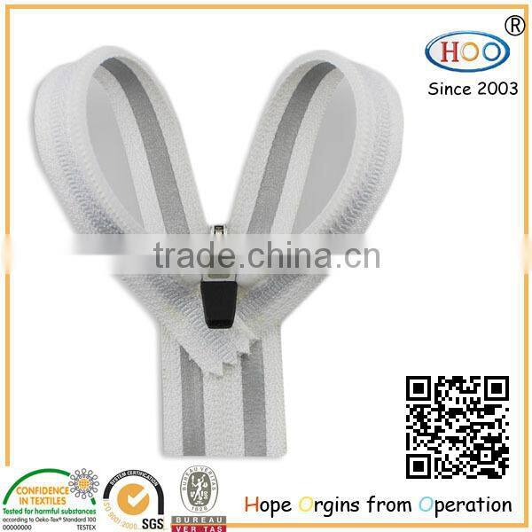 White nylon zipper with white teeth