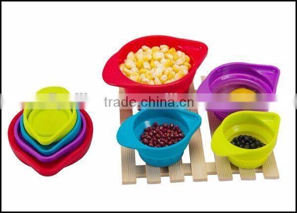 FDA silicone Stackable and Space Saving Foldable Silicone Measuring Cups Set Measuring tool