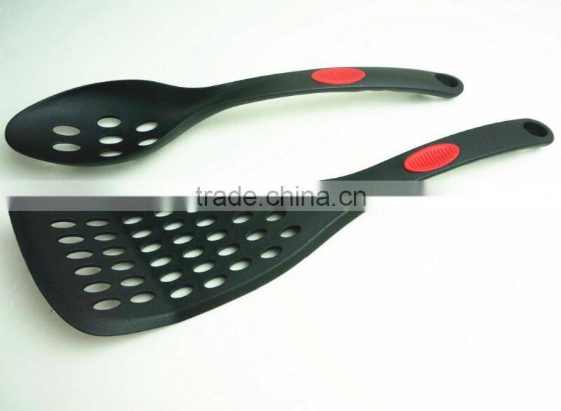 33053 nylon kitchen tturner and spoon