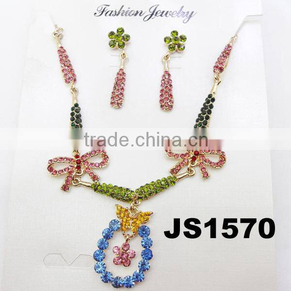 unique mens womens crystal skull necklace set