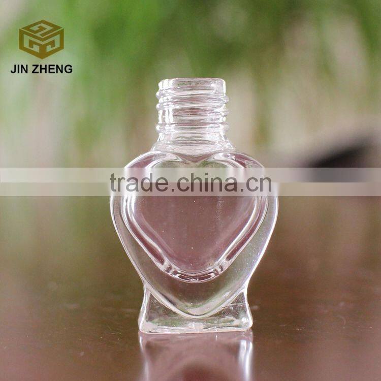 Wholesale mini heart shape 5ml nail polish glass bottle with lid