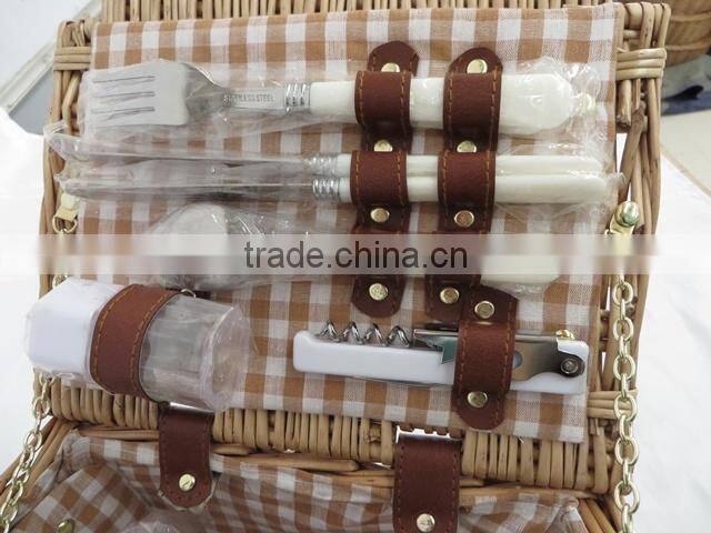 2014 New Style China 2 person Wicker bult Picnic basket set with cutlery