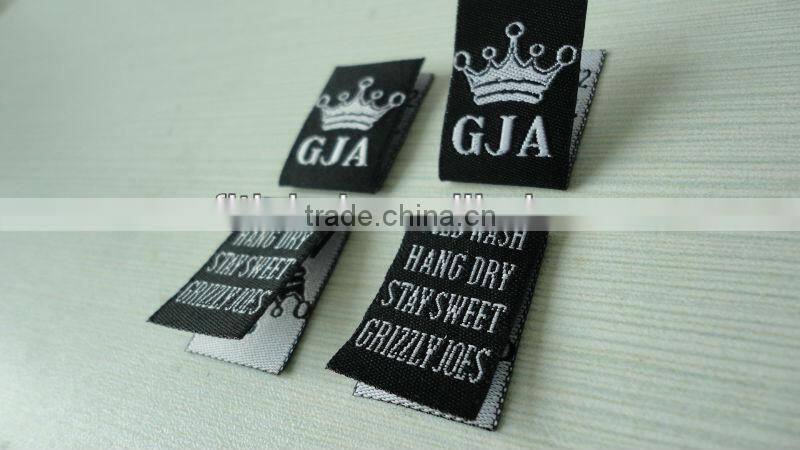 High quality custom clothing garment manufactures woven label