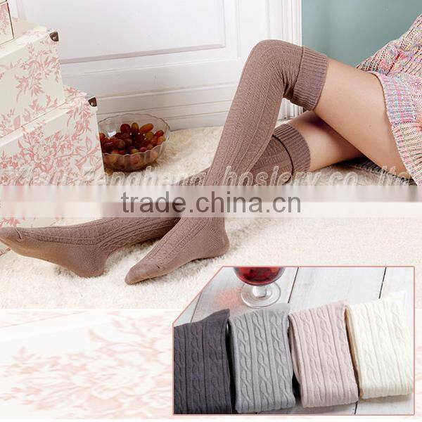 Coarse needle pattern woven stockings