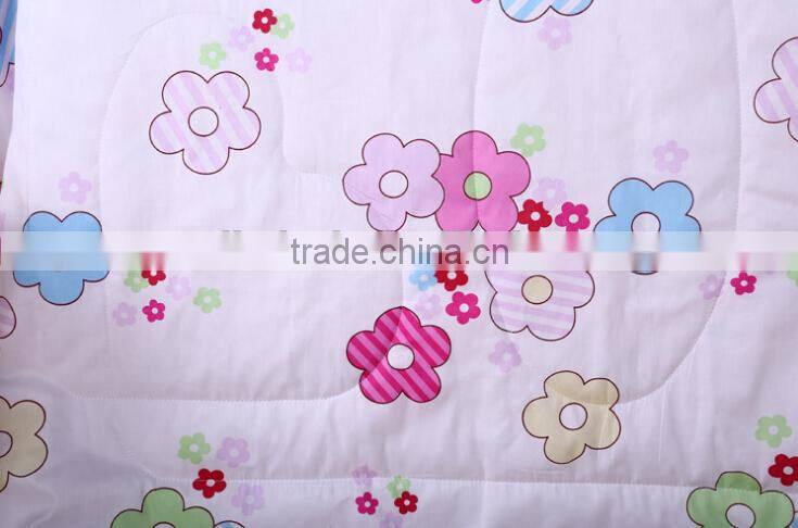 China factory price natural down and feather silk quilted round bed comforters