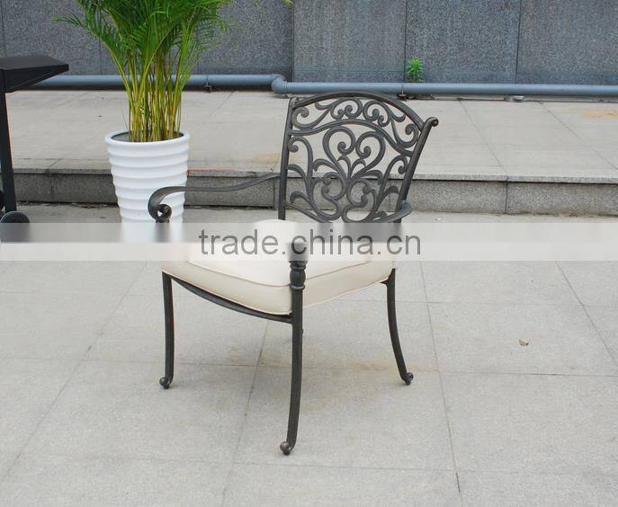2016 Hot Selling New Fashion Elegant Cast Aluminium Furniture Table Set