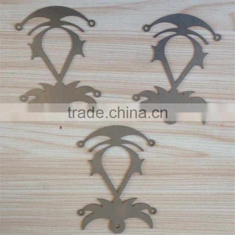 metal decrotive accessories used for Assassin's Creed and Cosplay