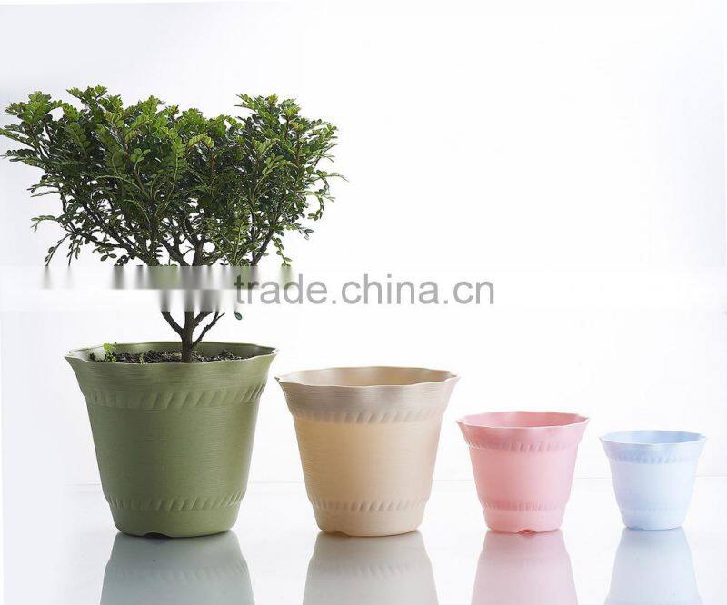 Fashional Design Lotus Shaped Plastic Plant Flower Pot which has 6 Kinds of Colors
