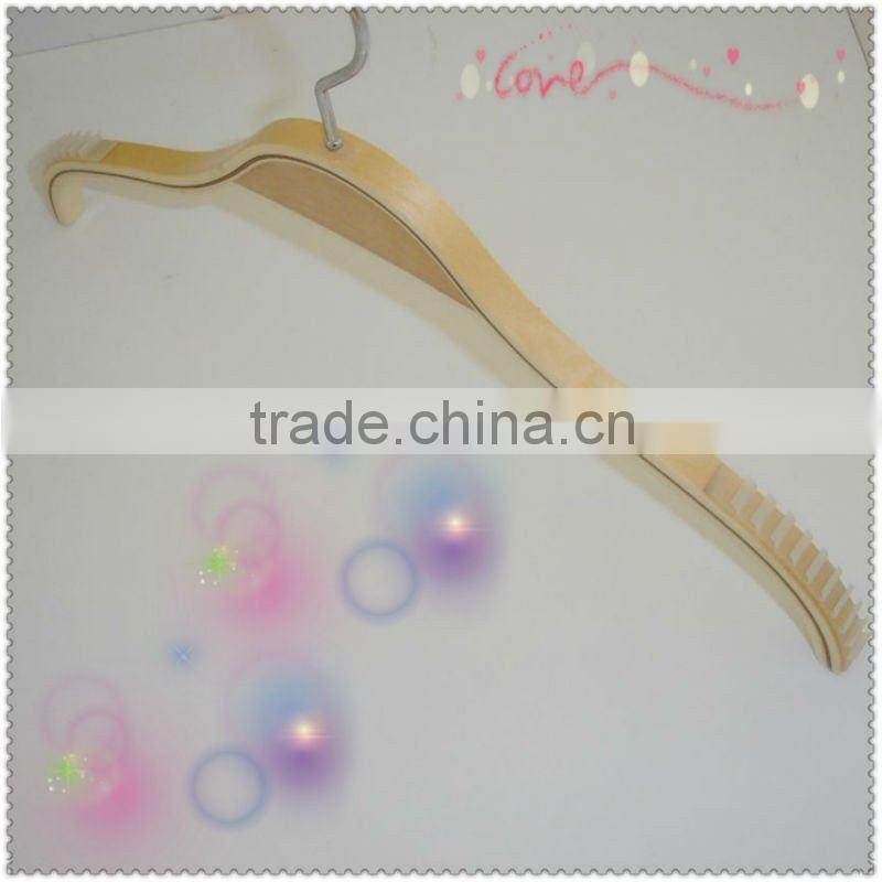 AT68 laminated wooden dress hanger