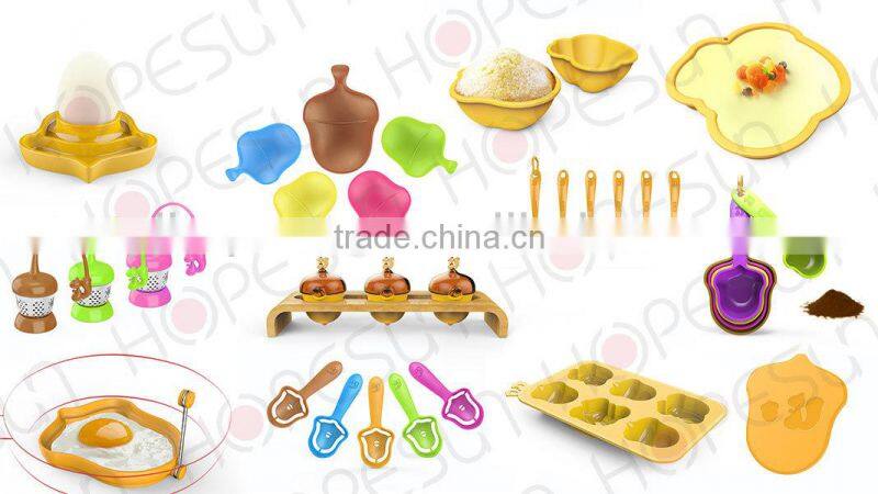 Plastic mini multi function sandwich cutter