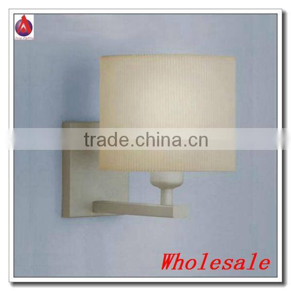 most popular white wood wall lamp in Amercia and Europe