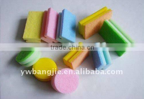 grip scourer with sponge